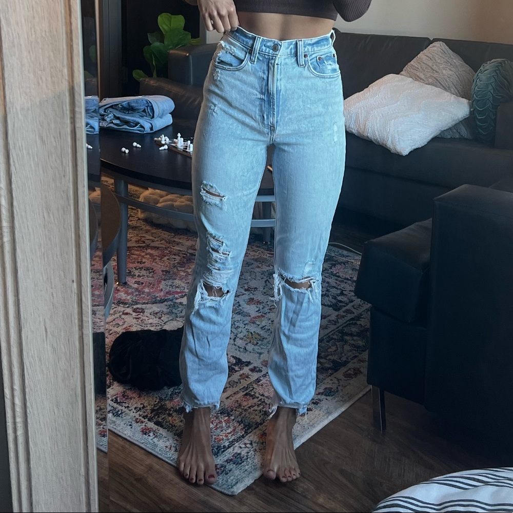 Abercrombie Curve Love straight leg 90s jean